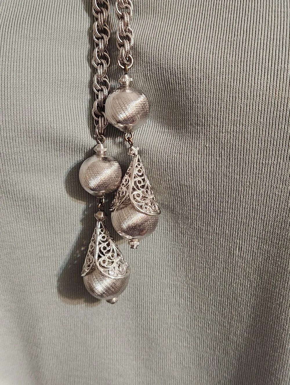 Monet vintage necklace